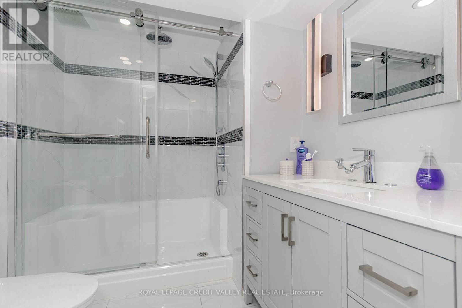 119 CONNAUGHT CRESCENT Image 40