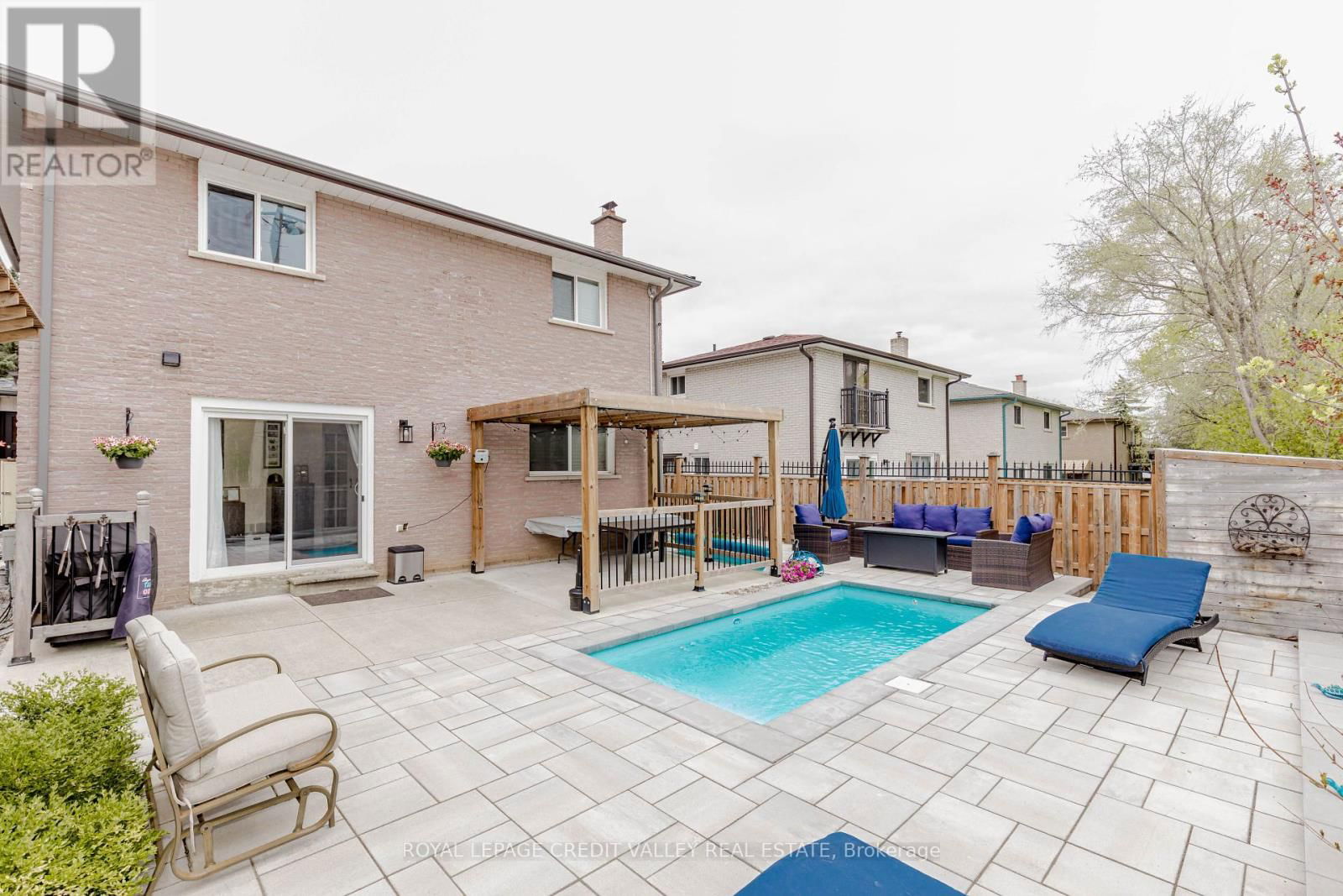 119 CONNAUGHT CRESCENT Image 42