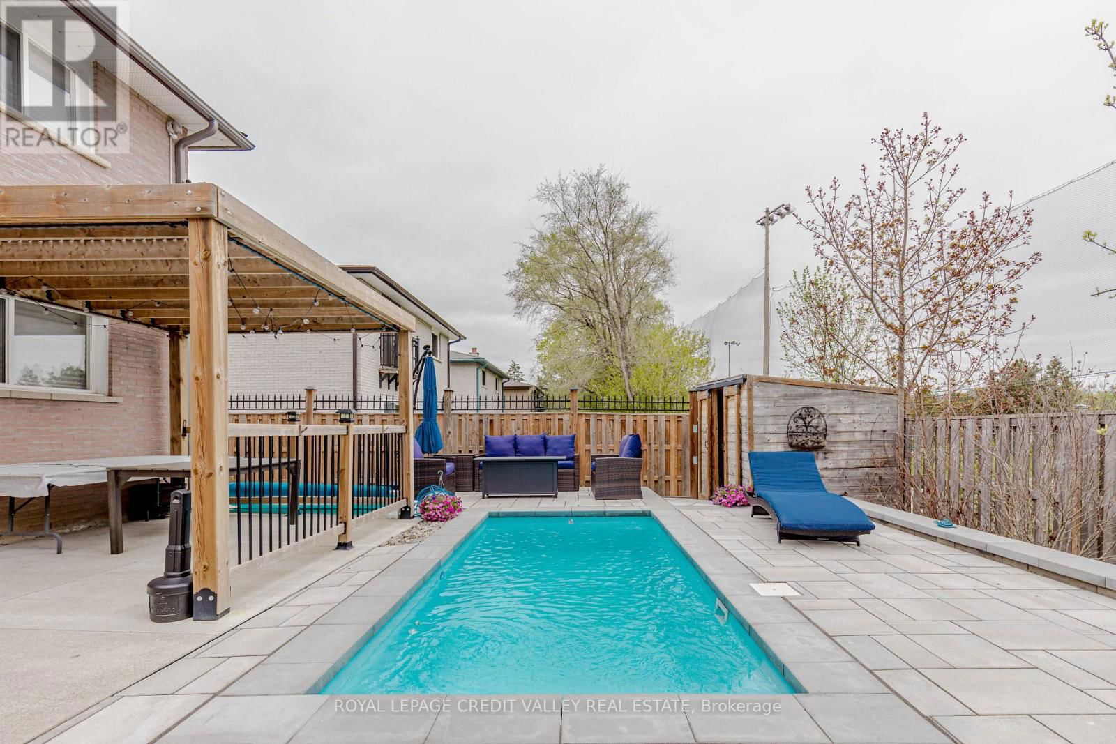119 CONNAUGHT CRESCENT Image 43