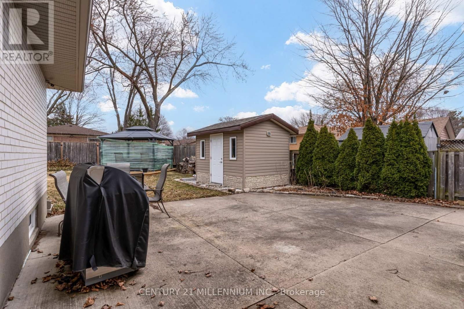 234 ELIZABETH STREET SOUTH Image 26