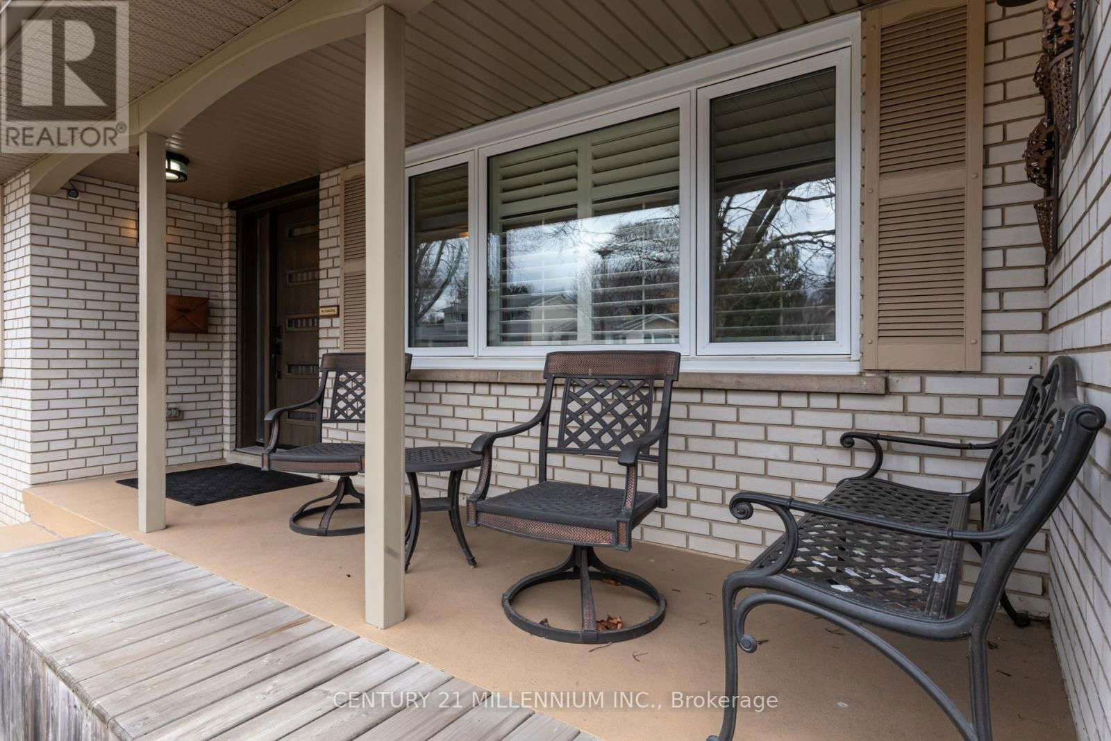 234 ELIZABETH STREET SOUTH Image 4