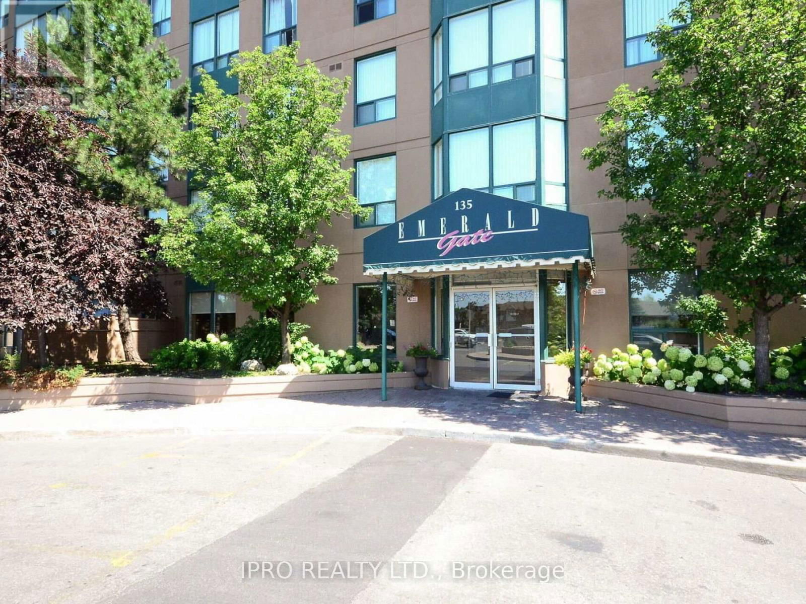 709 - 135 HILLCREST AVENUE Image 2