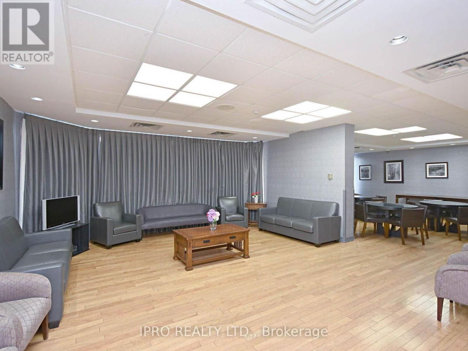 709 - 135 HILLCREST AVENUE Image 20