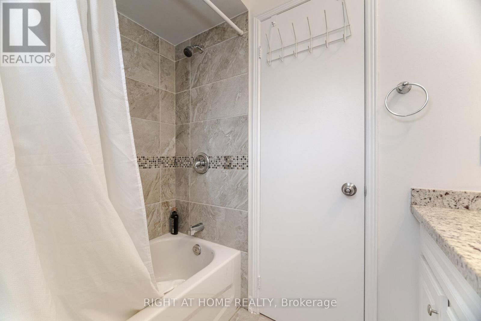 5253 PALOMAR CRESCENT Image 24