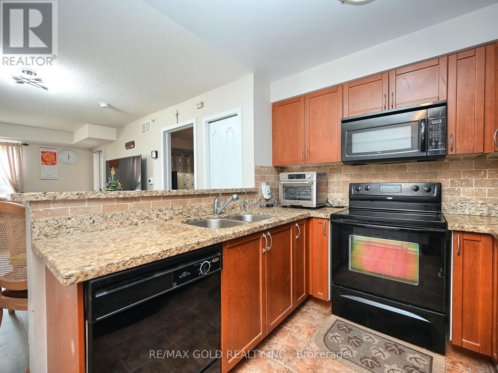 1420 - 8 DAYSPRING CIRCLE Image 12