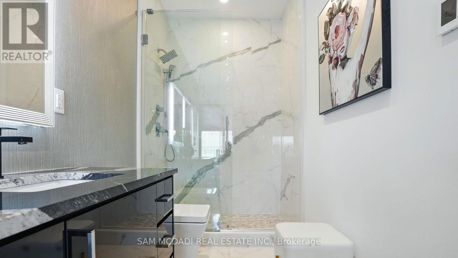 7B IROQUOIS AVENUE Image 25