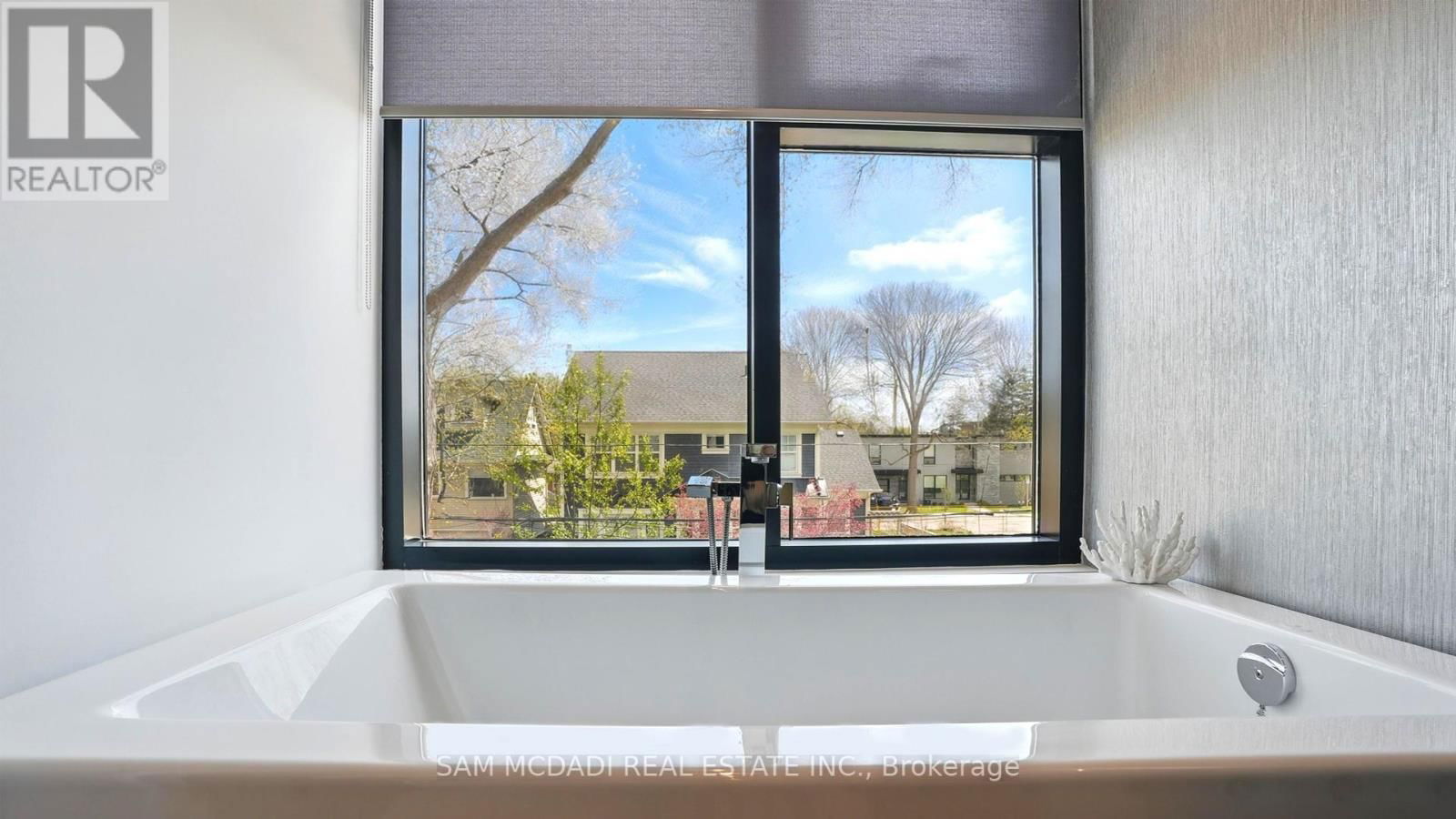 7B IROQUOIS AVENUE Image 26