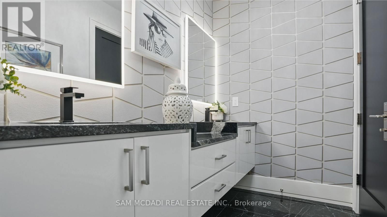 7B IROQUOIS AVENUE Image 30