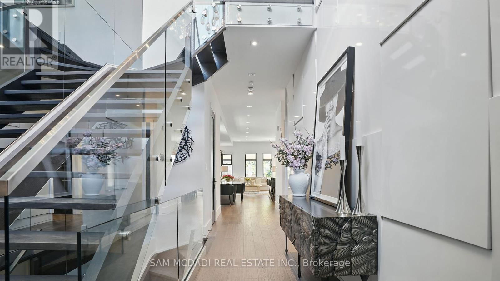 7B IROQUOIS AVENUE Image 4