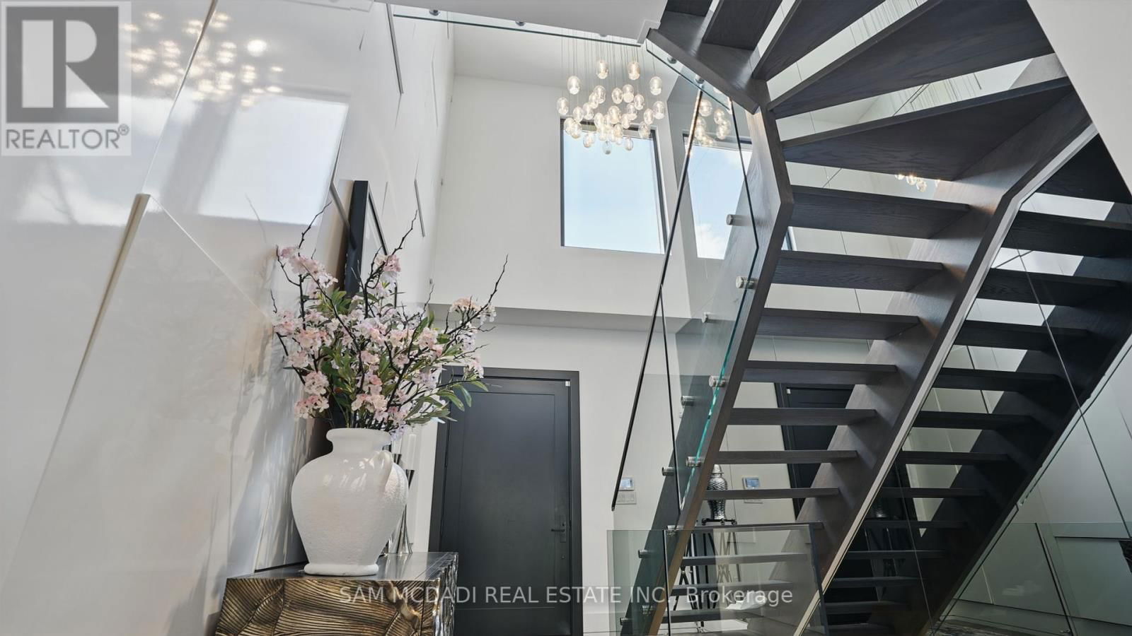 7B IROQUOIS AVENUE Image 6