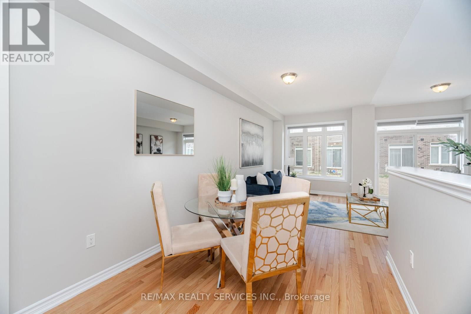 93 ROYAL FERN CRESCENT Image 12