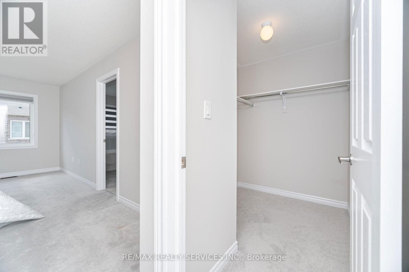 93 ROYAL FERN CRESCENT Image 23