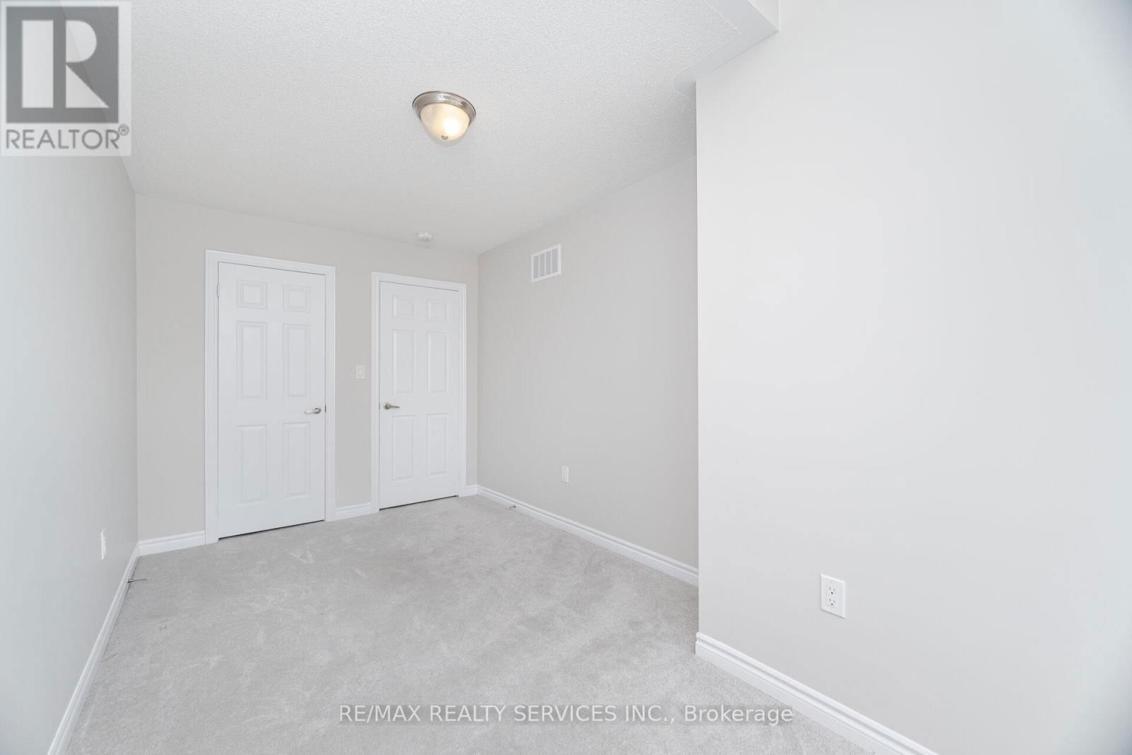 93 ROYAL FERN CRESCENT Image 26