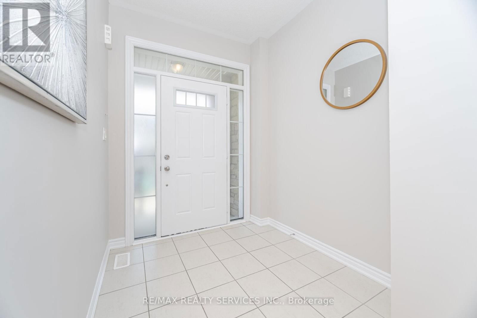 93 ROYAL FERN CRESCENT Image 4