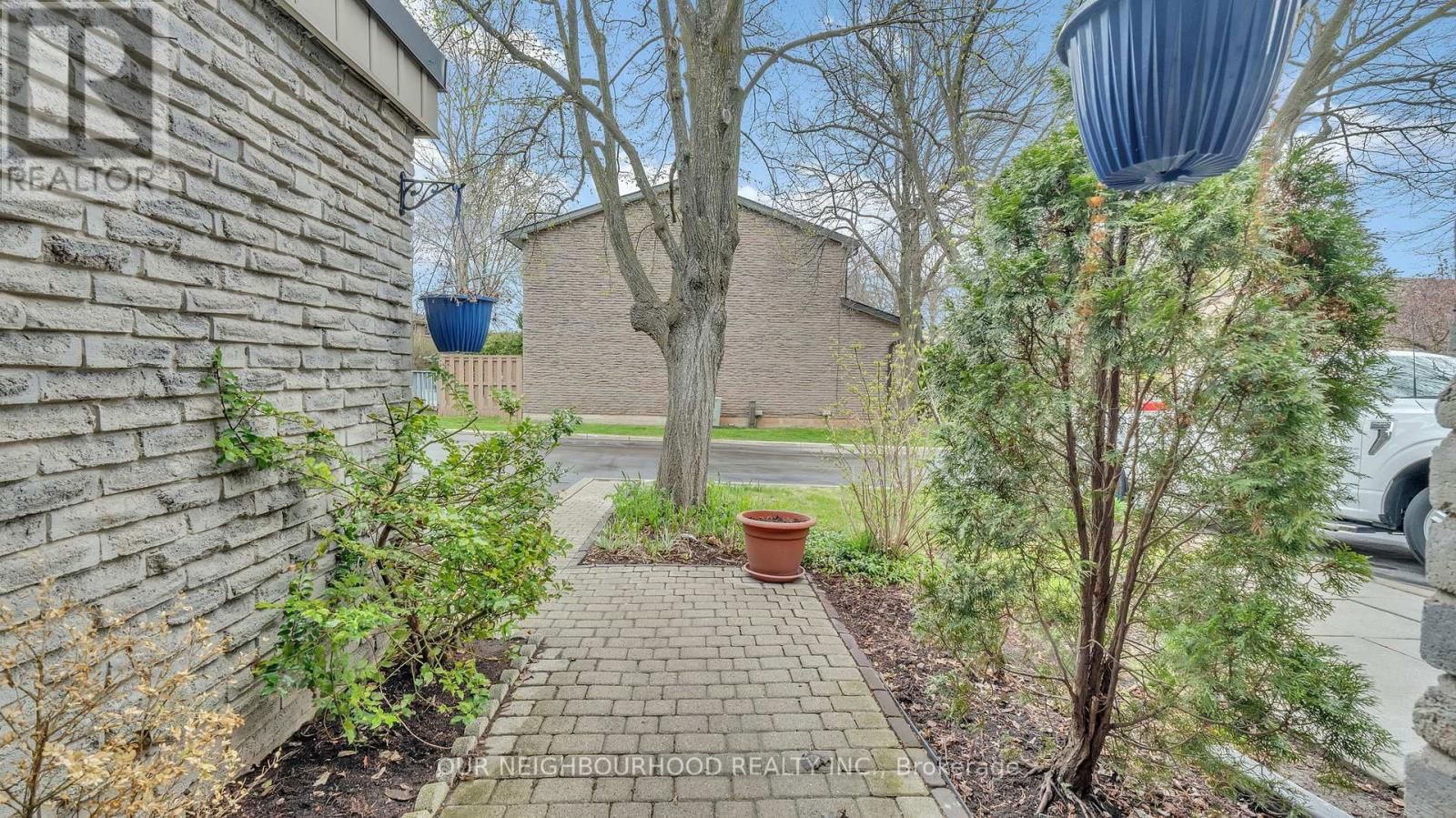 616 FORESTWOOD CRESCENT CRESCENT Image 3