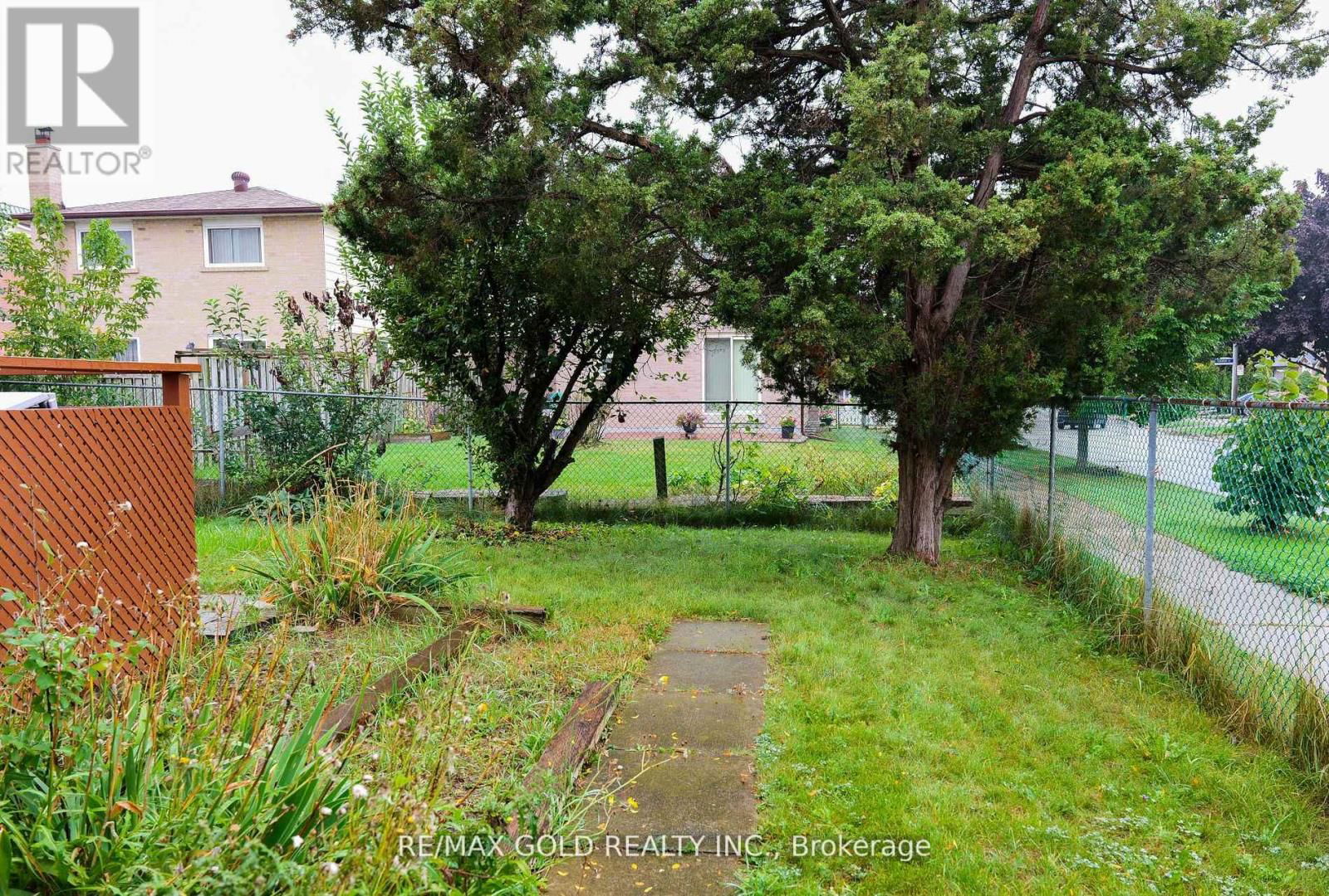 40 GLEN HOLLOW AVENUE Image 7