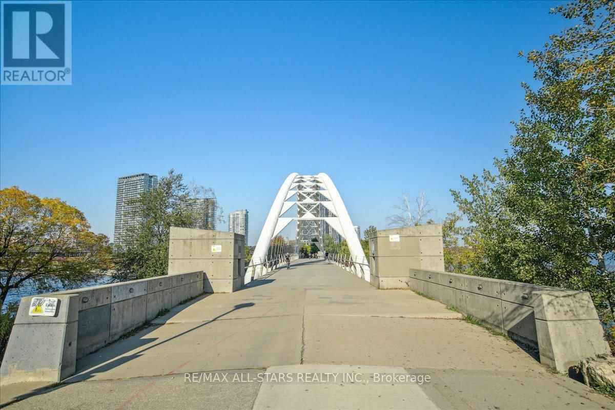 Ph 4507 - 1 PALACE PIER COURT Image 30