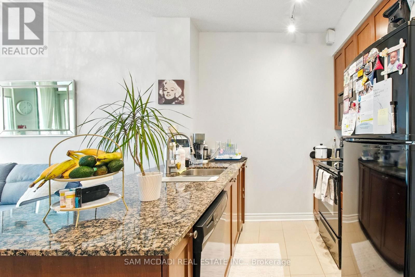 710 - 3525 KARIYA DRIVE Image 12