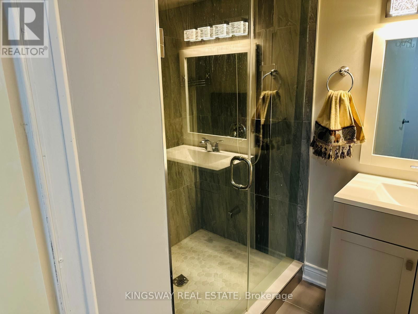 21 - 1015 GALESWAY BOULEVARD Image 19