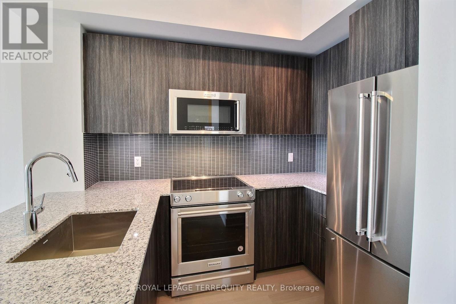 520 - 30 SHORE BREEZE DRIVE Image 3