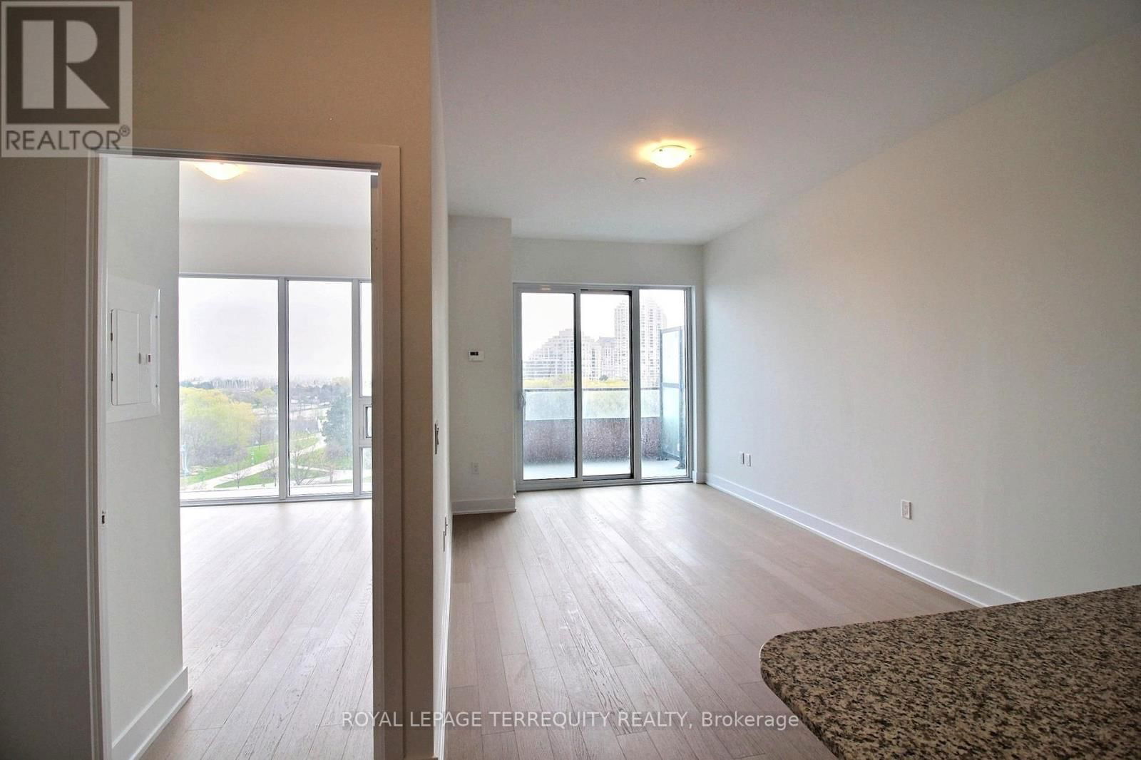520 - 30 SHORE BREEZE DRIVE Image 4