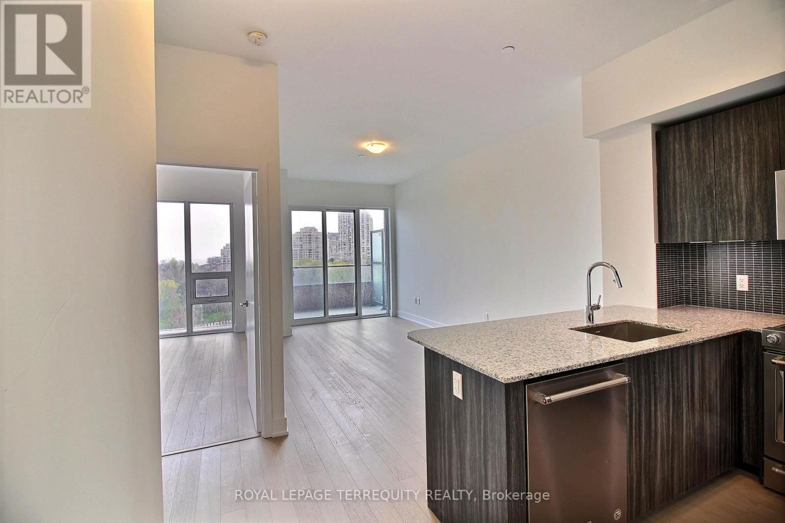 520 - 30 SHORE BREEZE DRIVE Image 5