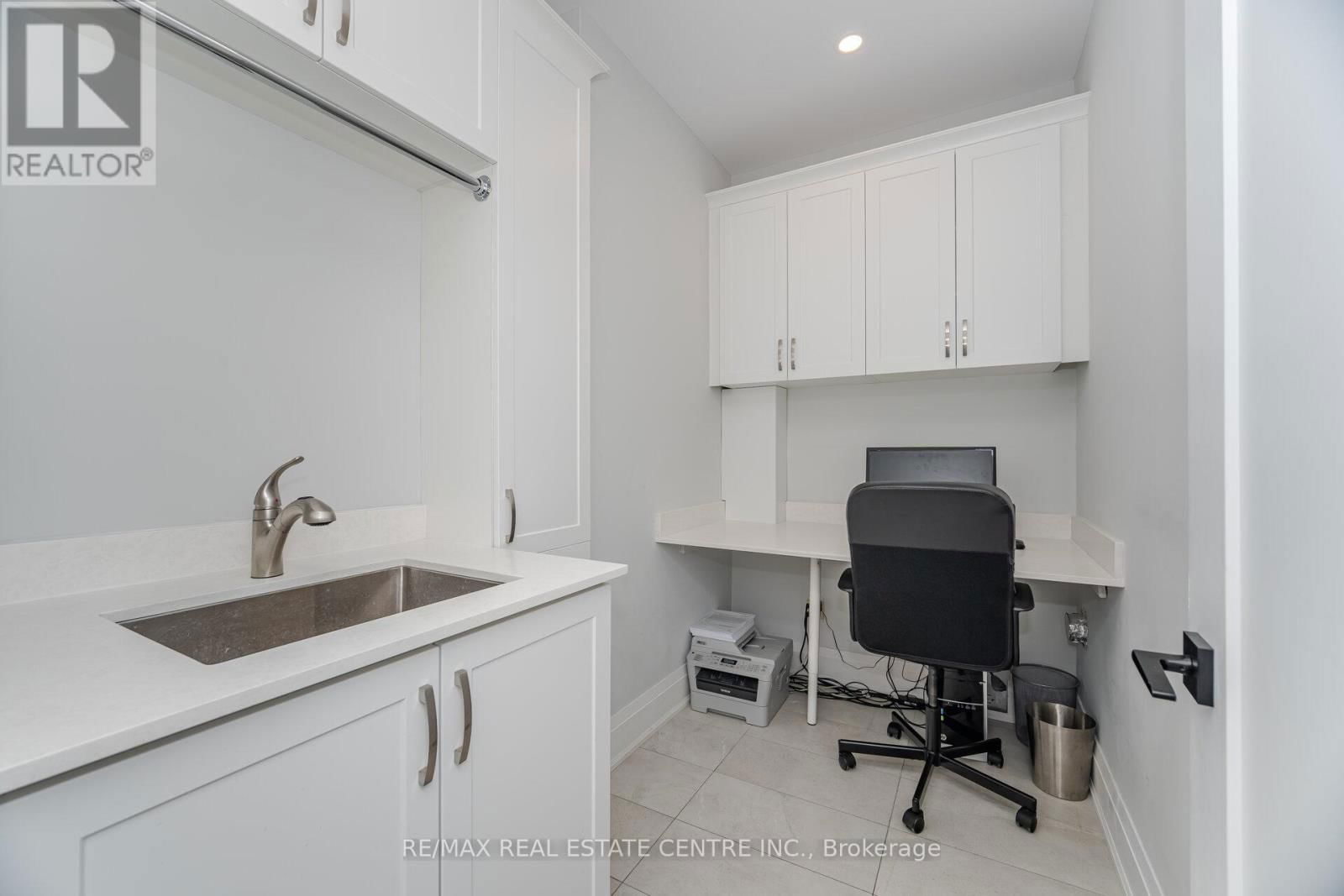 3 LARRY STREET Image 23