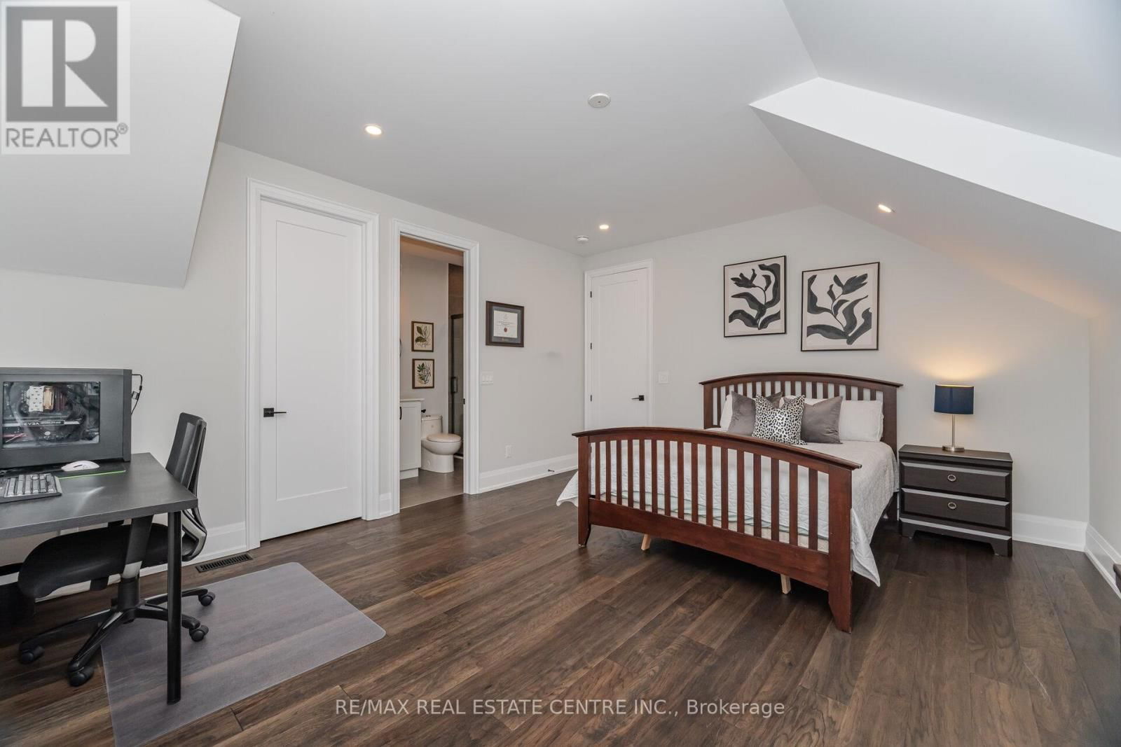 3 LARRY STREET Image 27