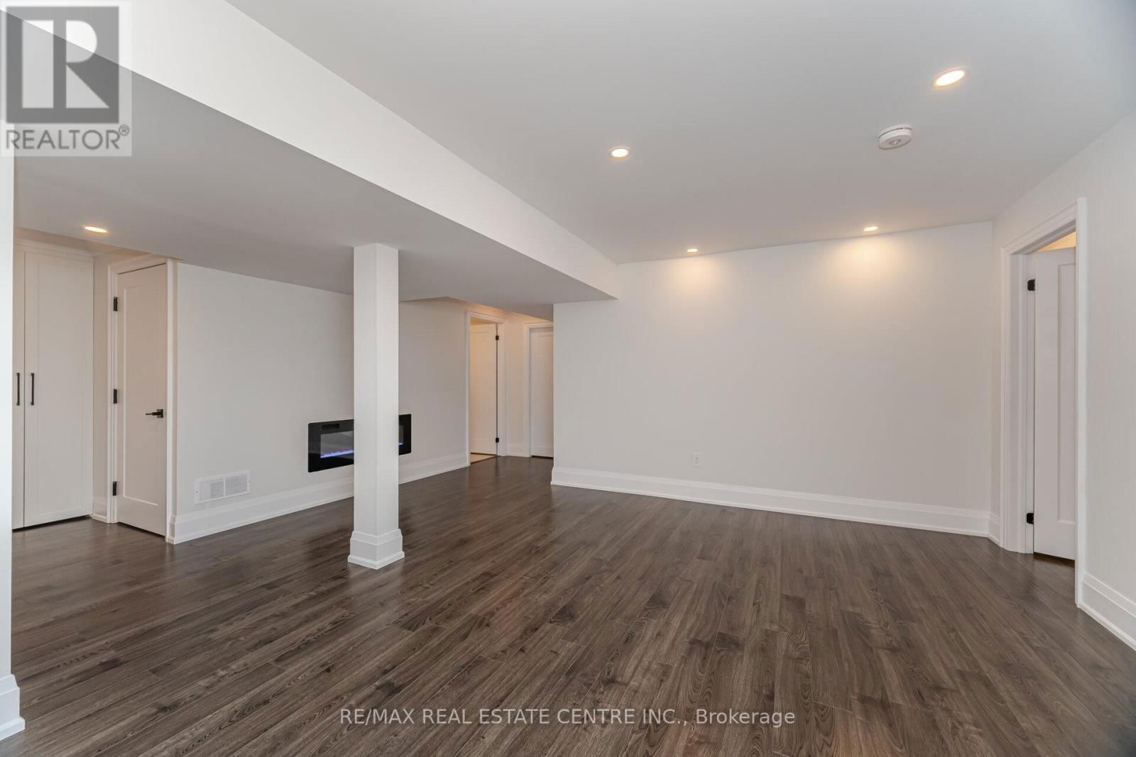 3 LARRY STREET Image 36