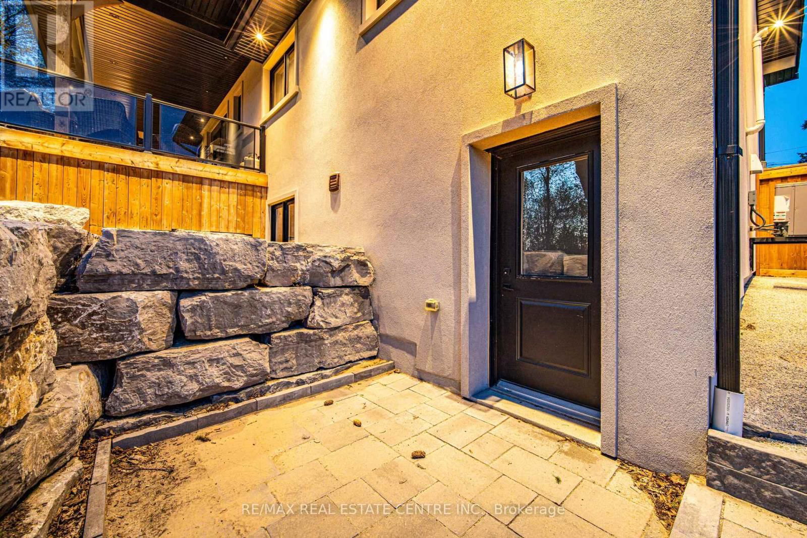 3 LARRY STREET Image 39