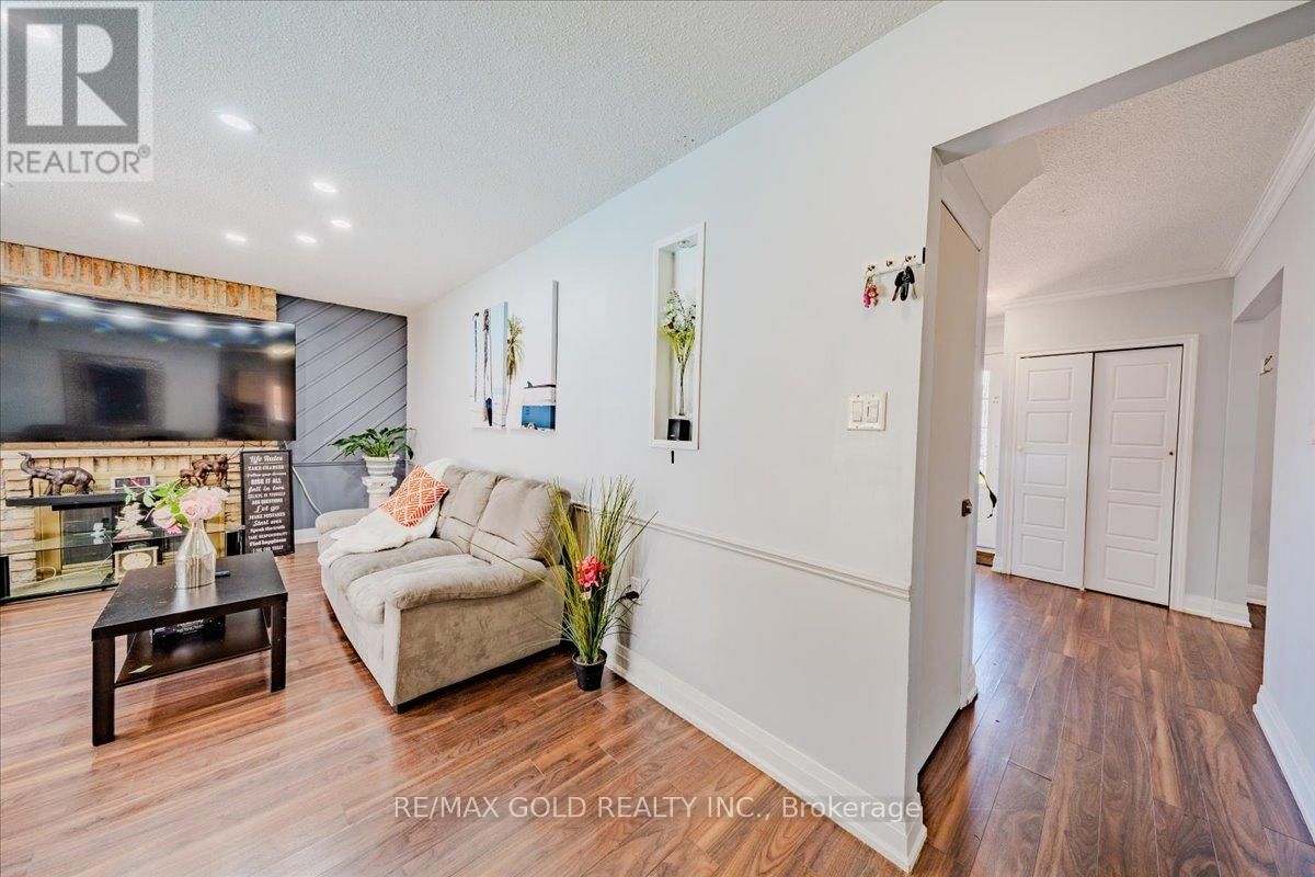 18 MARKHAM STREET Image 21