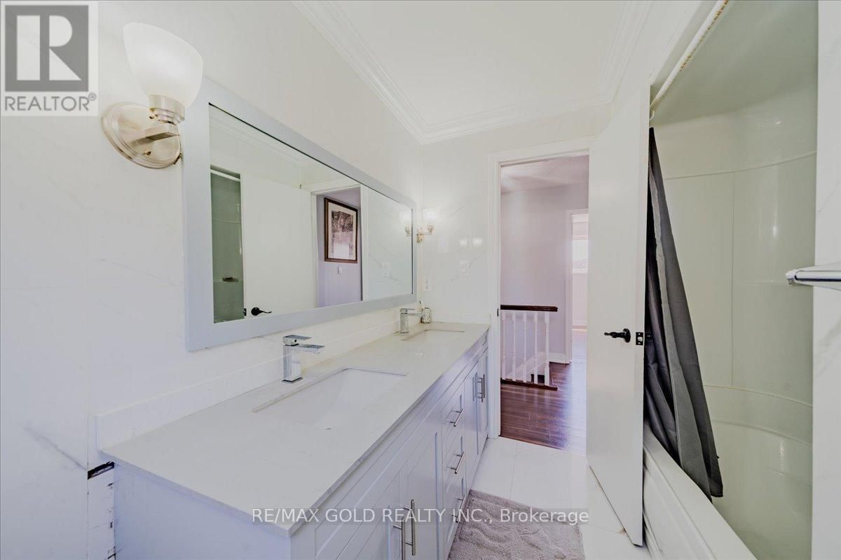 18 MARKHAM STREET Image 32