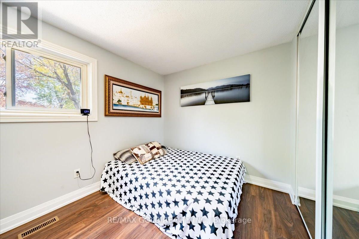 18 MARKHAM STREET Image 35