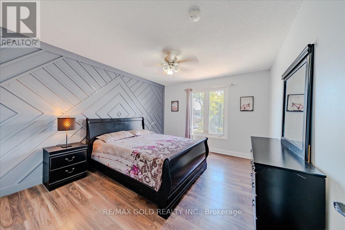 18 MARKHAM STREET Image 36