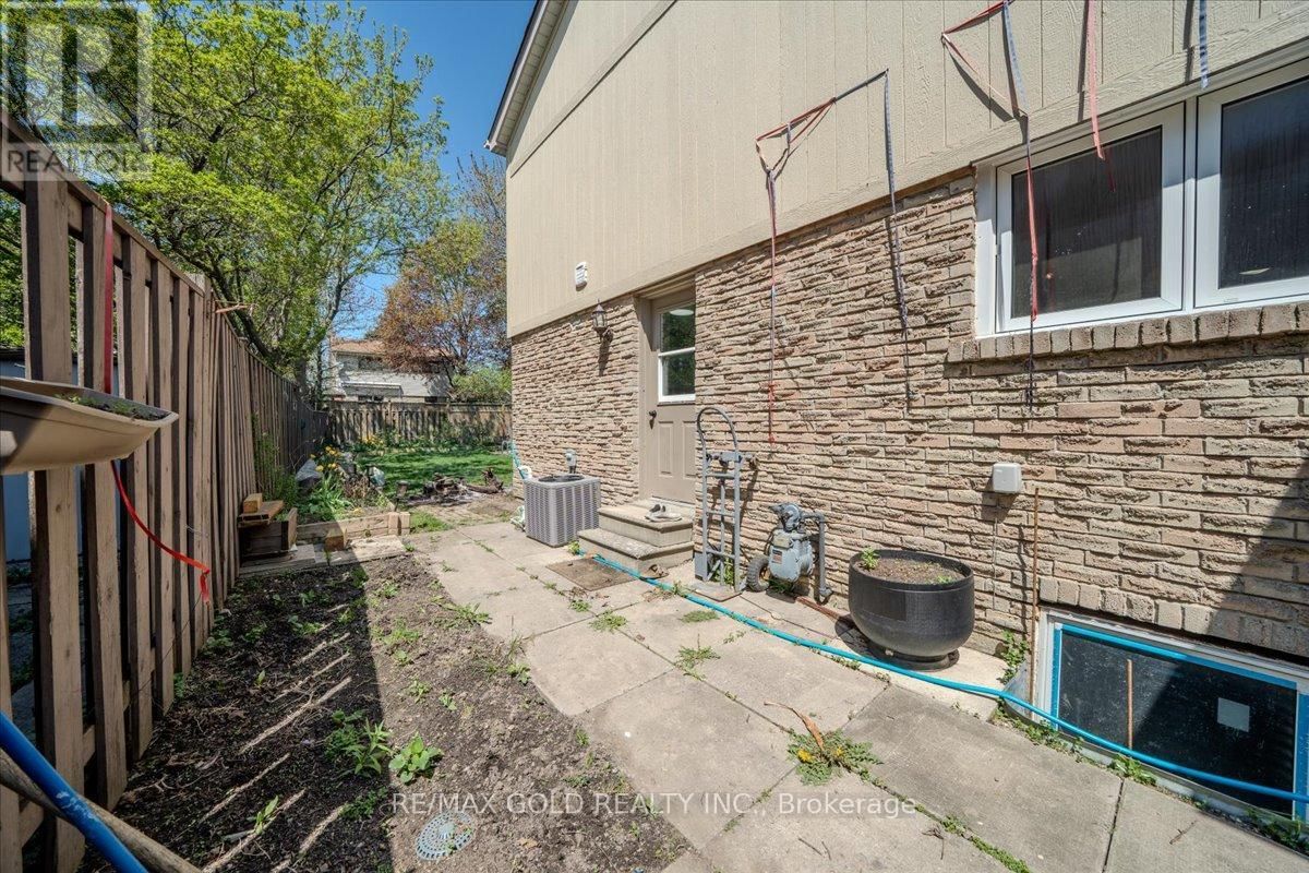 18 MARKHAM STREET Image 45