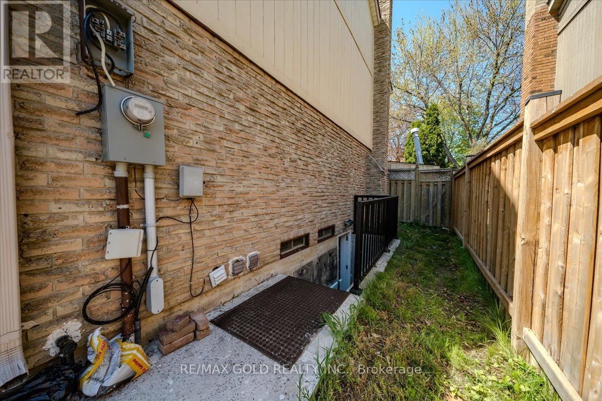 18 MARKHAM STREET Image 46