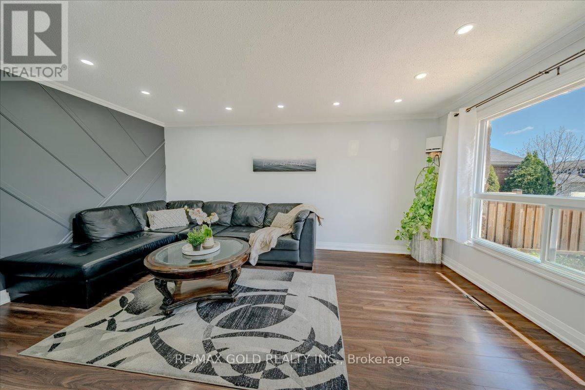 18 MARKHAM STREET Image 7