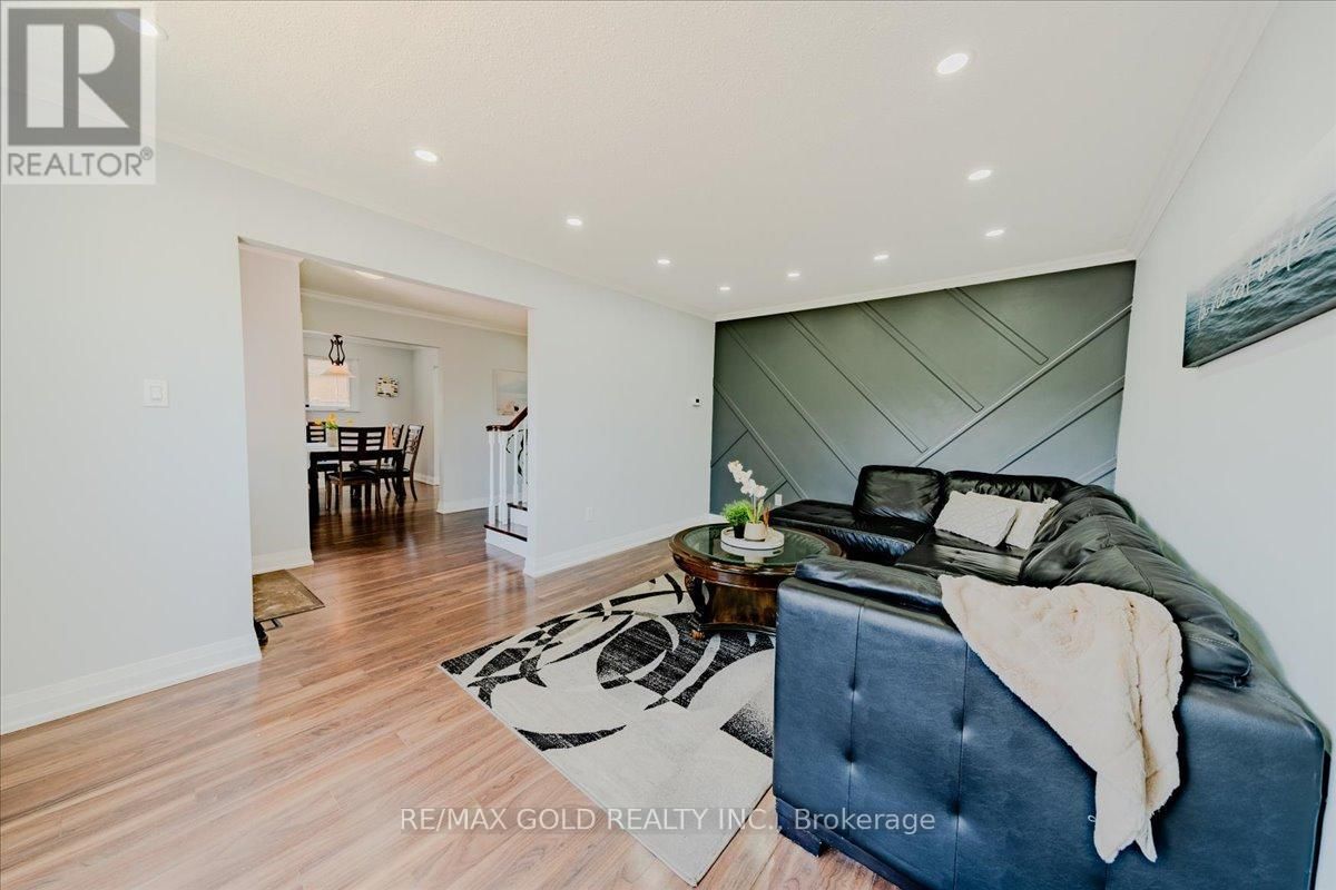 18 MARKHAM STREET Image 8