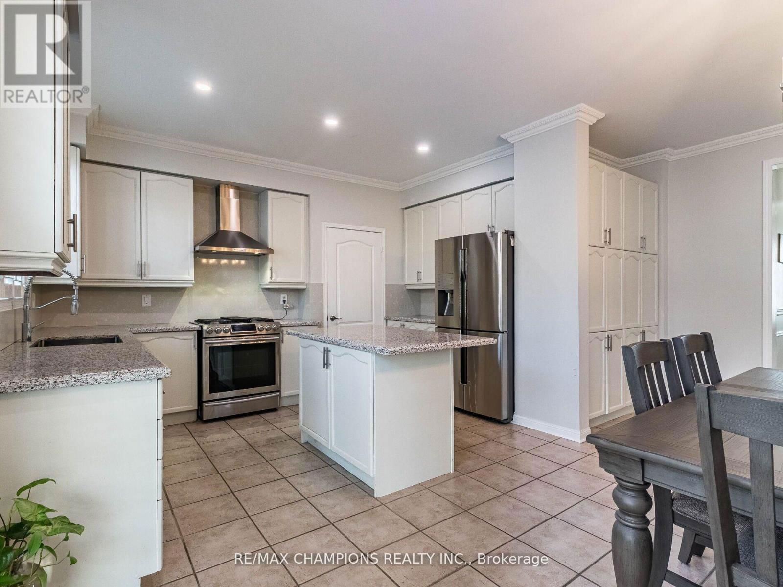 707 TRUDEAU DRIVE Image 25