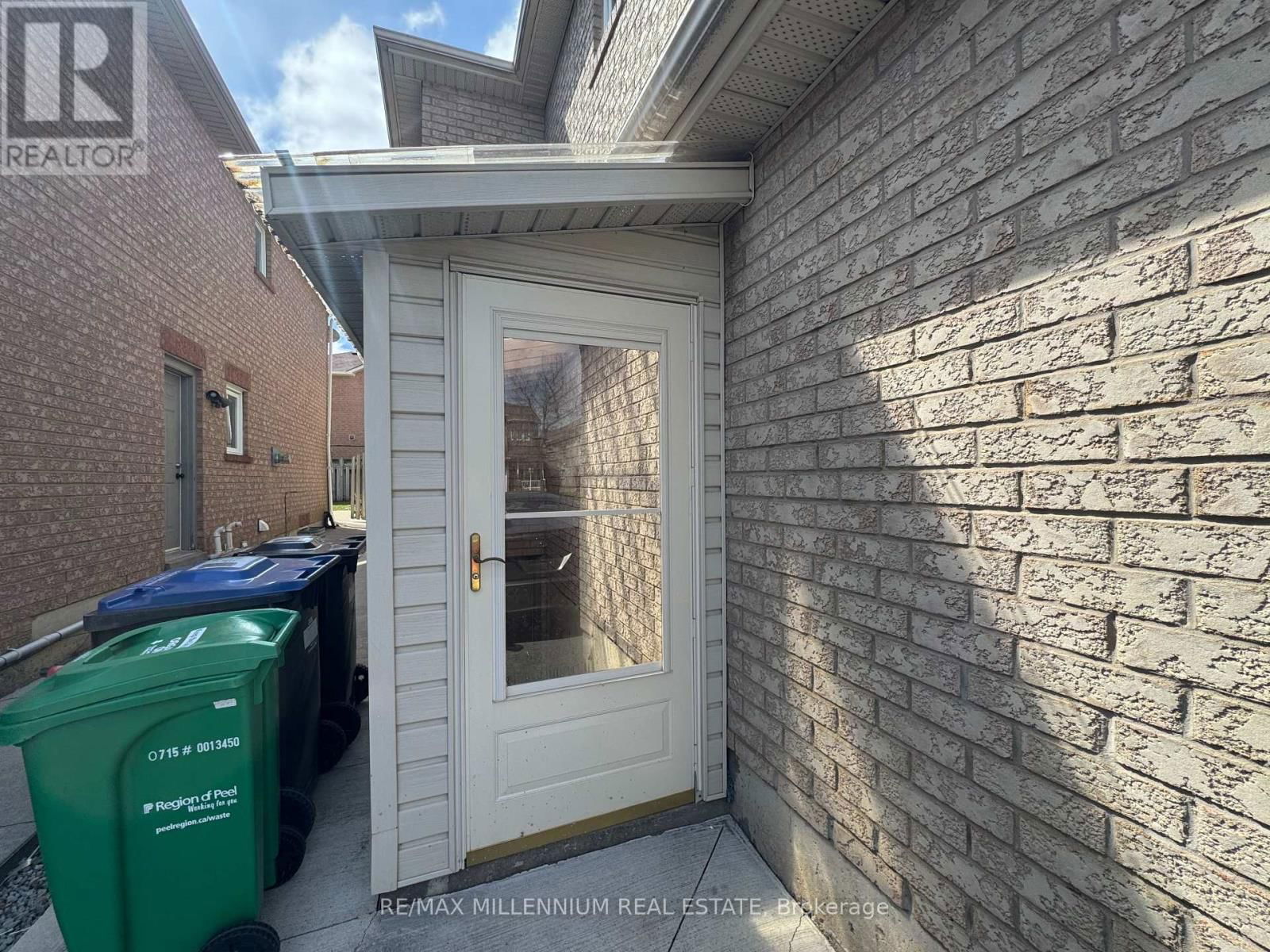 BSMT - 98 LETTY AVENUE Image 16