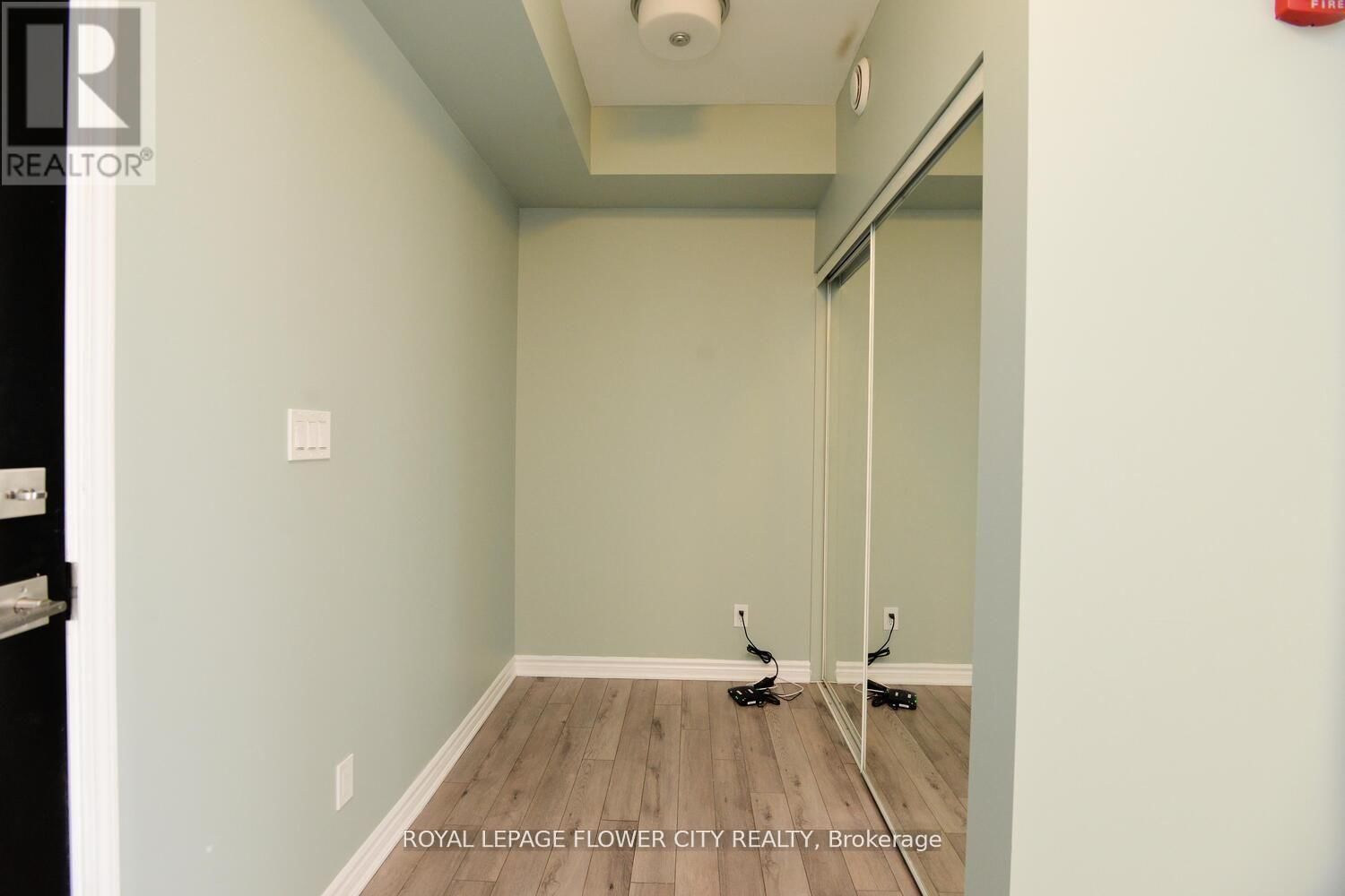307 - 200 LAGERFELD DRIVE Image 11