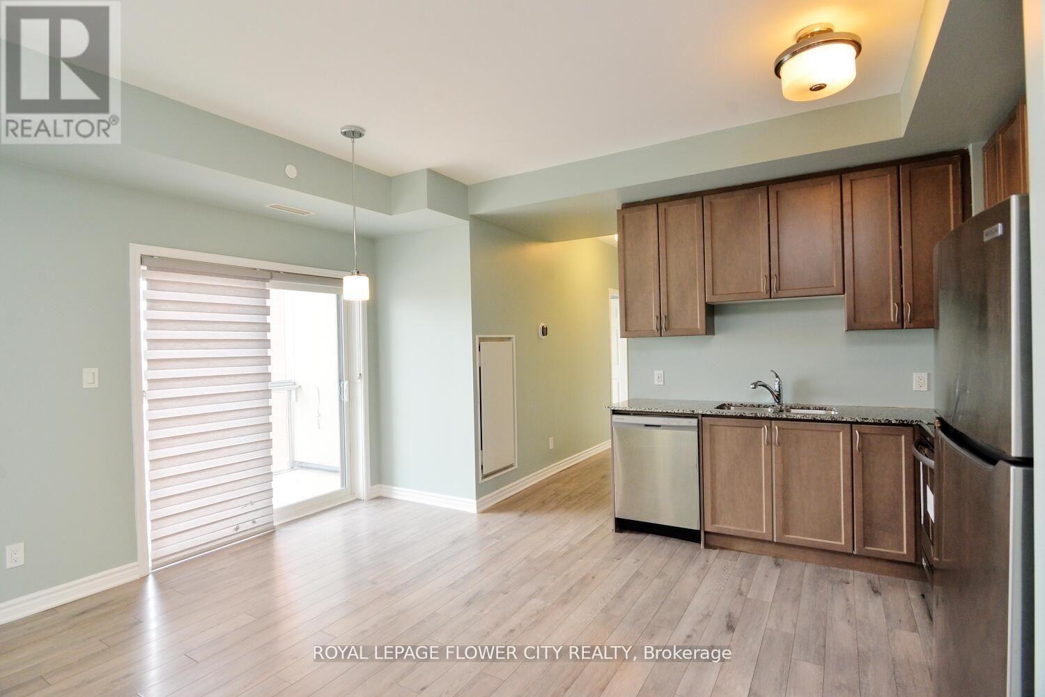 307 - 200 LAGERFELD DRIVE Image 12