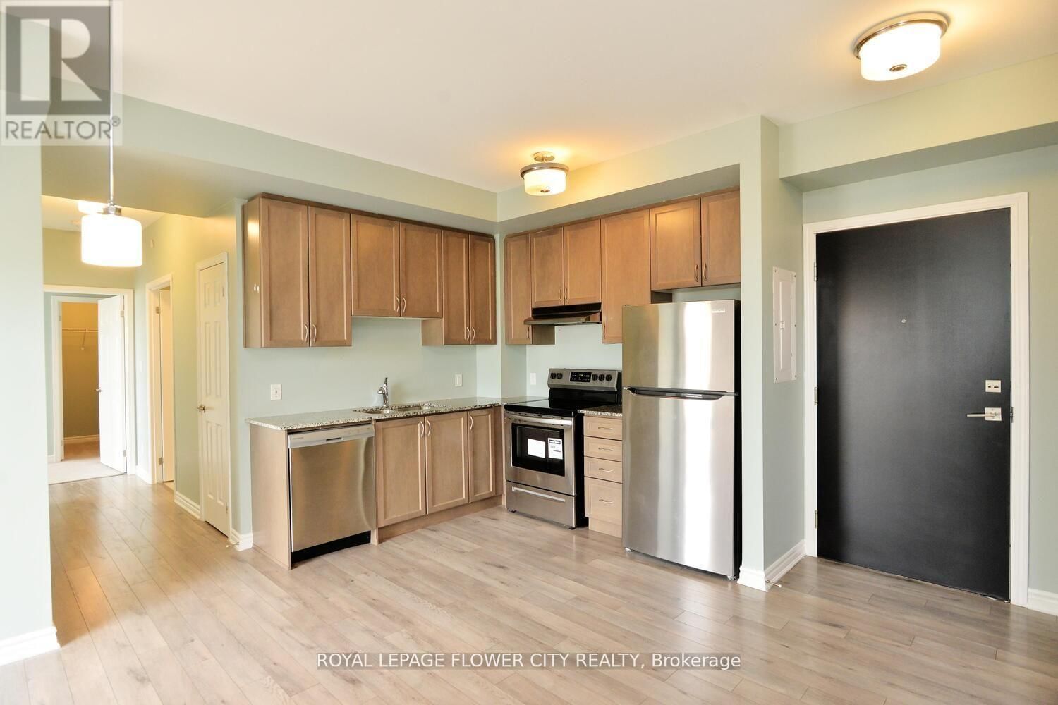 307 - 200 LAGERFELD DRIVE Image 13