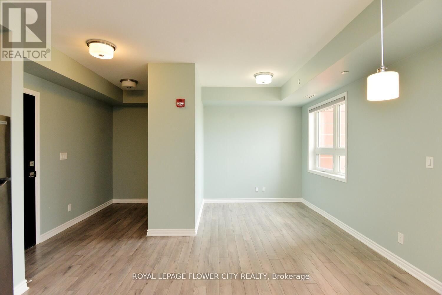 307 - 200 LAGERFELD DRIVE Image 14