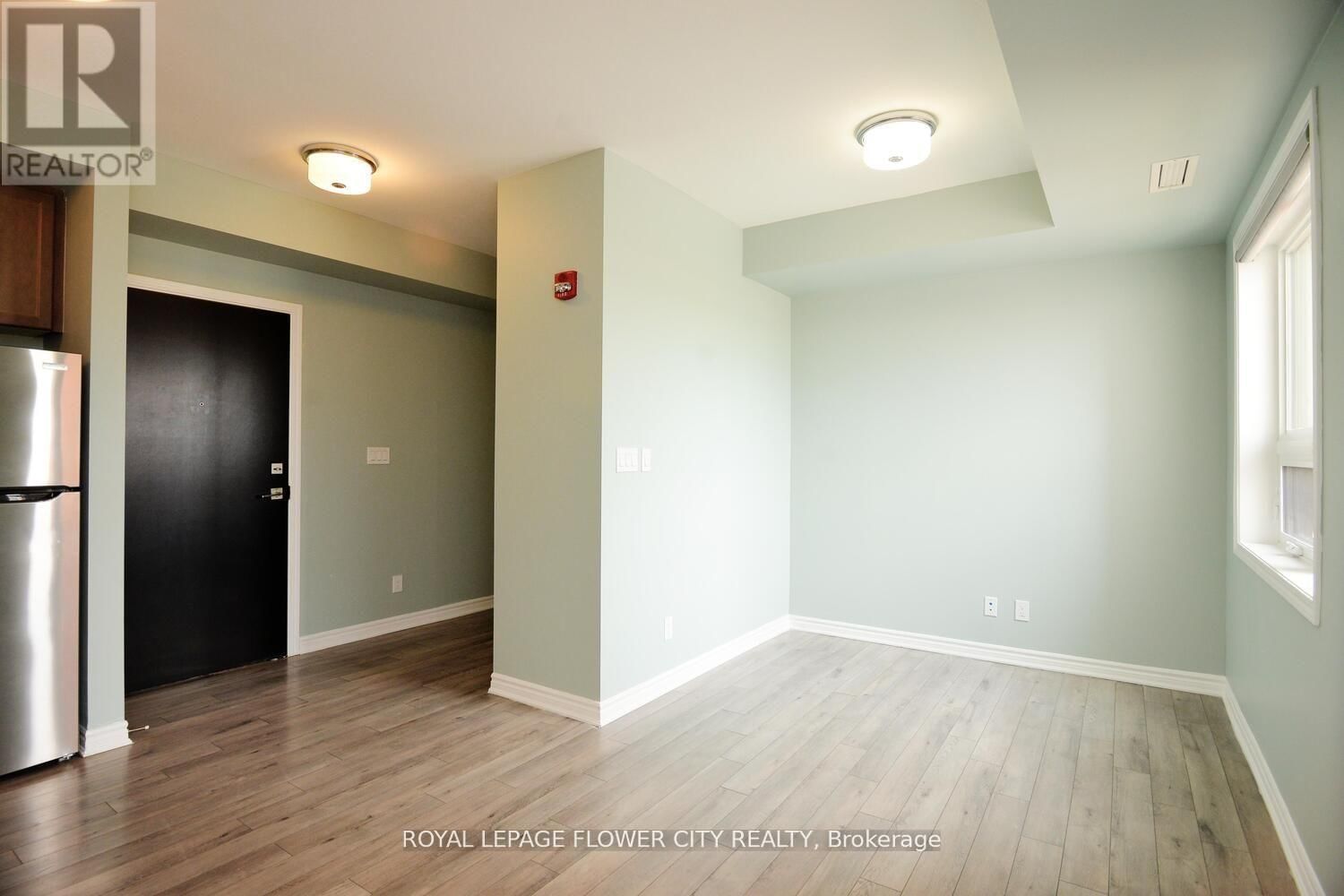 307 - 200 LAGERFELD DRIVE Image 17