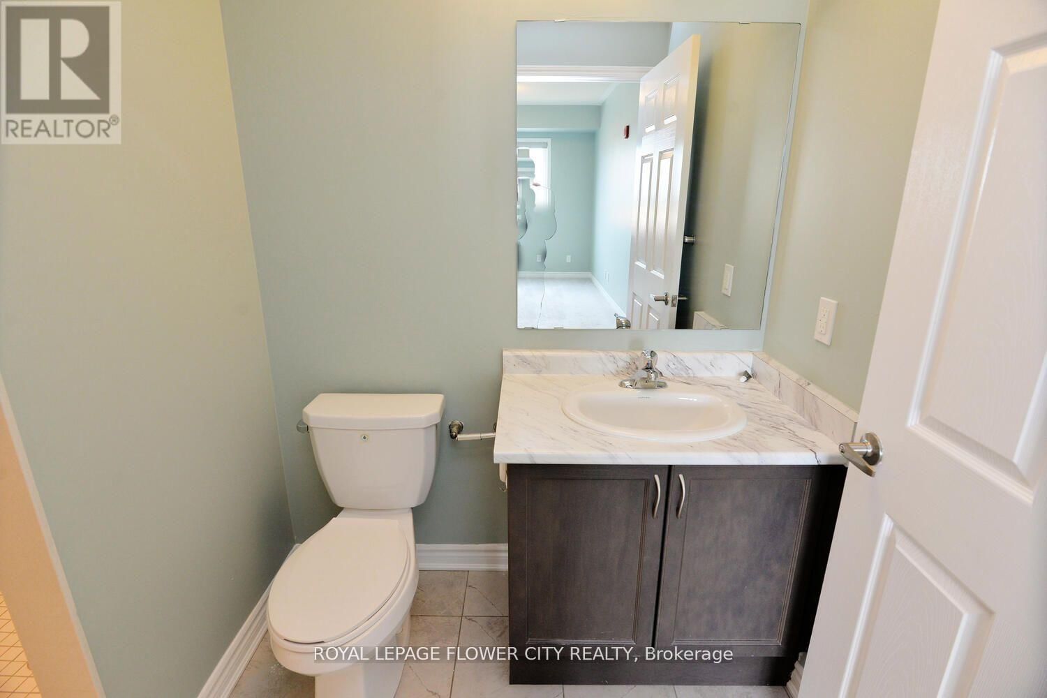 307 - 200 LAGERFELD DRIVE Image 24