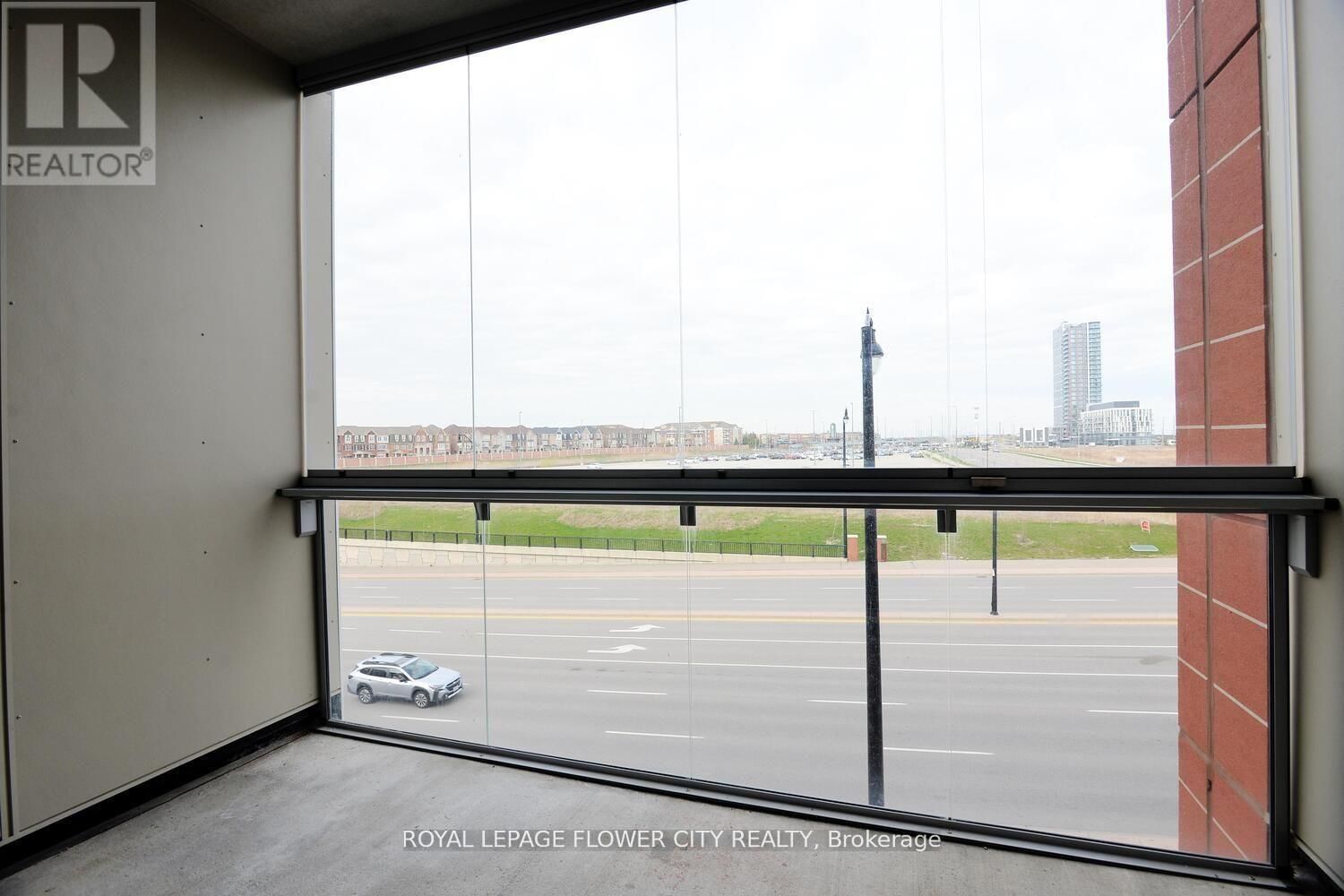 307 - 200 LAGERFELD DRIVE Image 30