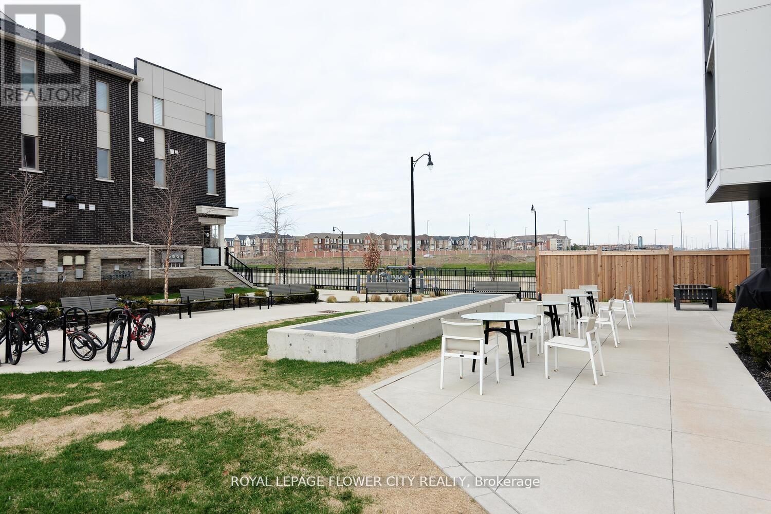 307 - 200 LAGERFELD DRIVE Image 39