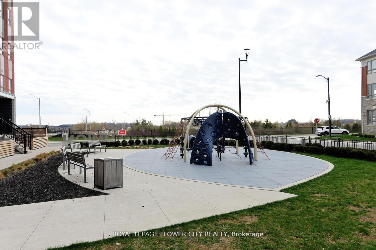 307 - 200 LAGERFELD DRIVE Image 40
