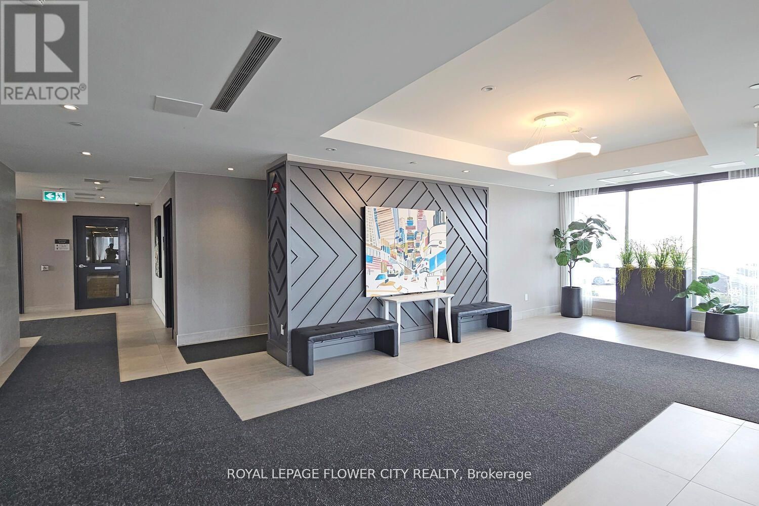307 - 200 LAGERFELD DRIVE Image 5